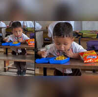 Video बाकी छात्रों के बीच क्लास में अकेले बैठकर नूडल्स खाता दिखा बच्चा सोशल मीडिया वायरल हो गया वीडियो