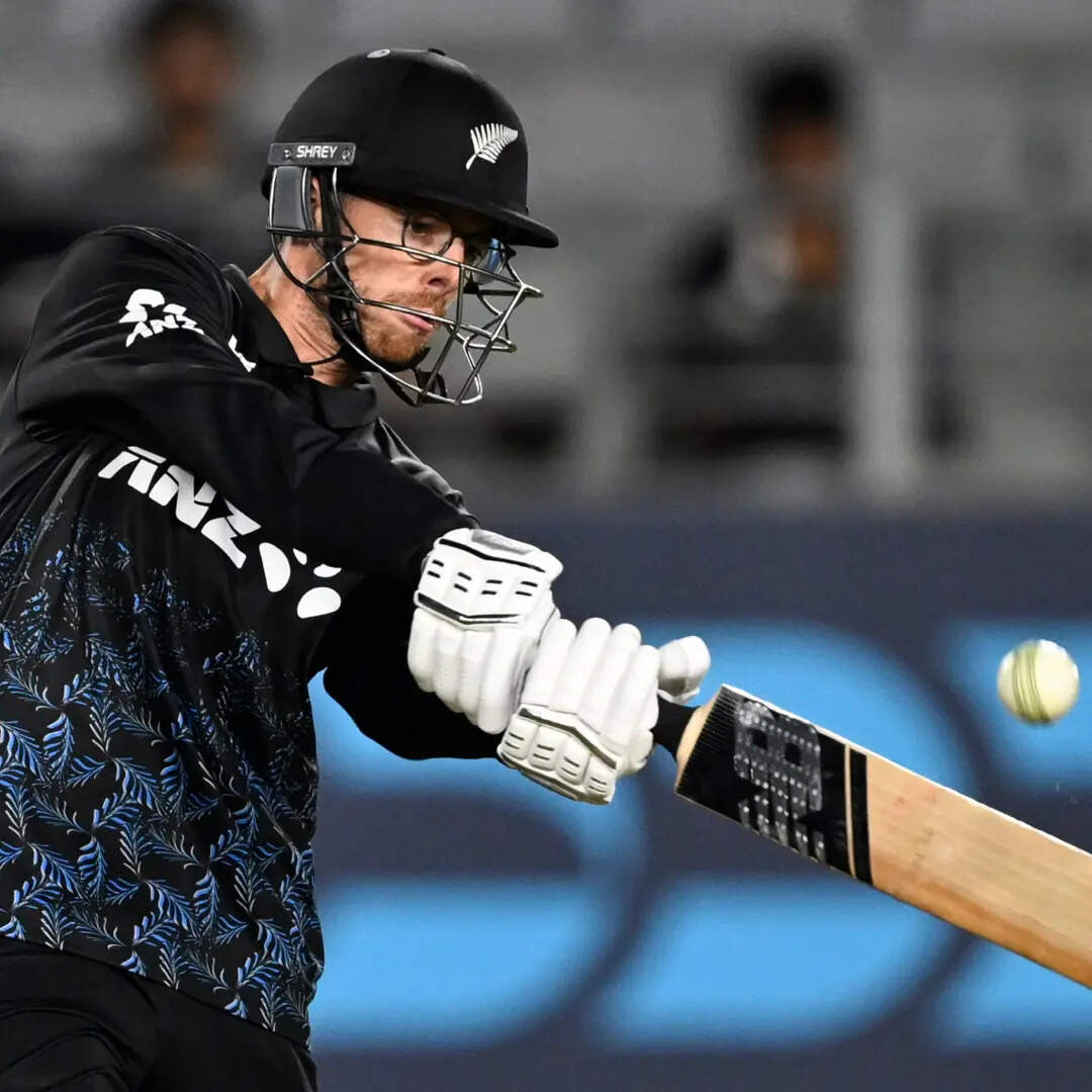 सैंटनर और डफी के बीच 10वें विकेट की पार्टनरशिप