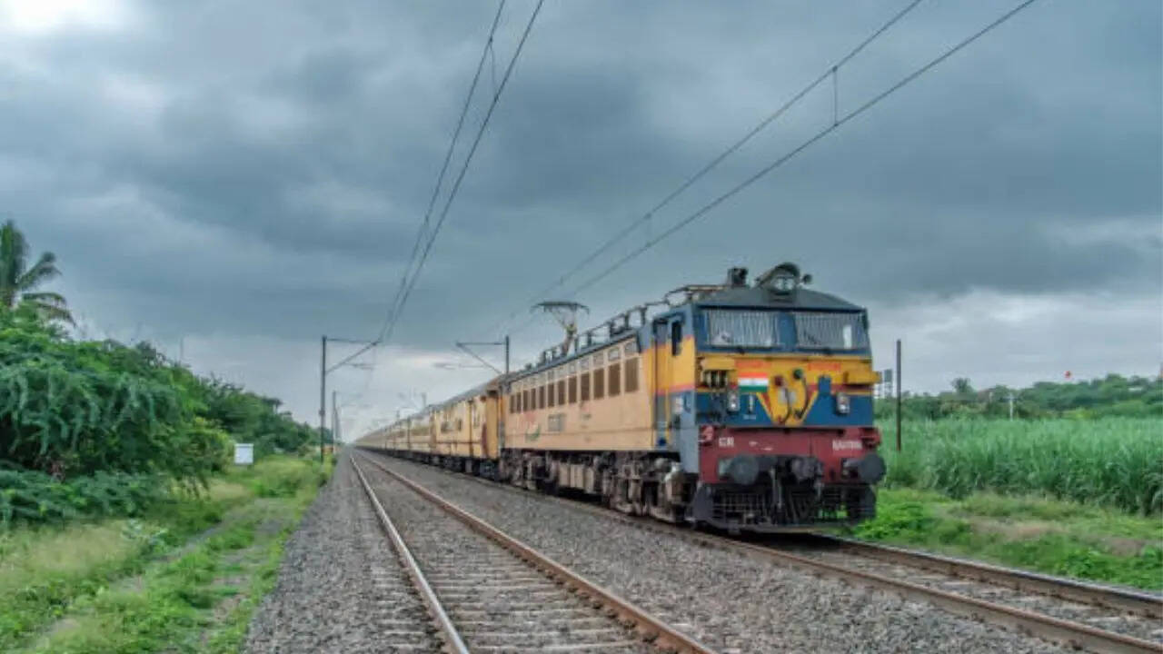 पहली ट्रेन ने तय की थी 34 किलोमीटर की दूरी