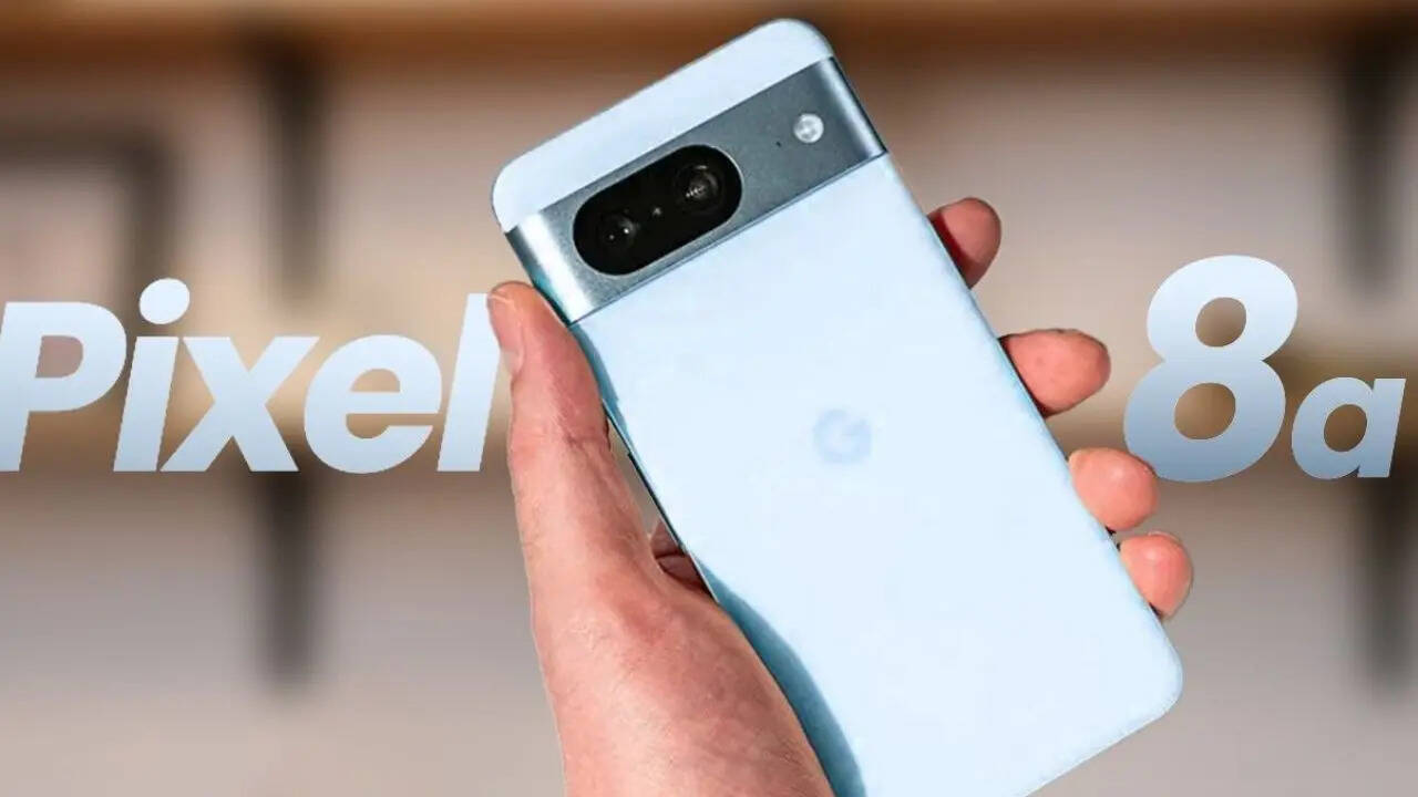 ​आउट ऑफ द बॉक्स Google Pixel 8a एंड्रॉयड 14 को सपोर्ट करता है। परफॉर्मेंस के लिए कंपनी ने इसमें Google Tensor G3 चिपसेट दिया है। इसमें आपको 8GB तक की रैम और 256GB तक की स्टोरेज मिलती है। रियर में डुअल कैमरा सेटअप दिया गया है जिसमें 64+13 मेगापिक्सल का सेंसर मिलता है। सेल्फी और वीडियो कॉलिंग के लिए 13 मेगापिक्सल का फ्रंट कैमरा दिया गया है। 