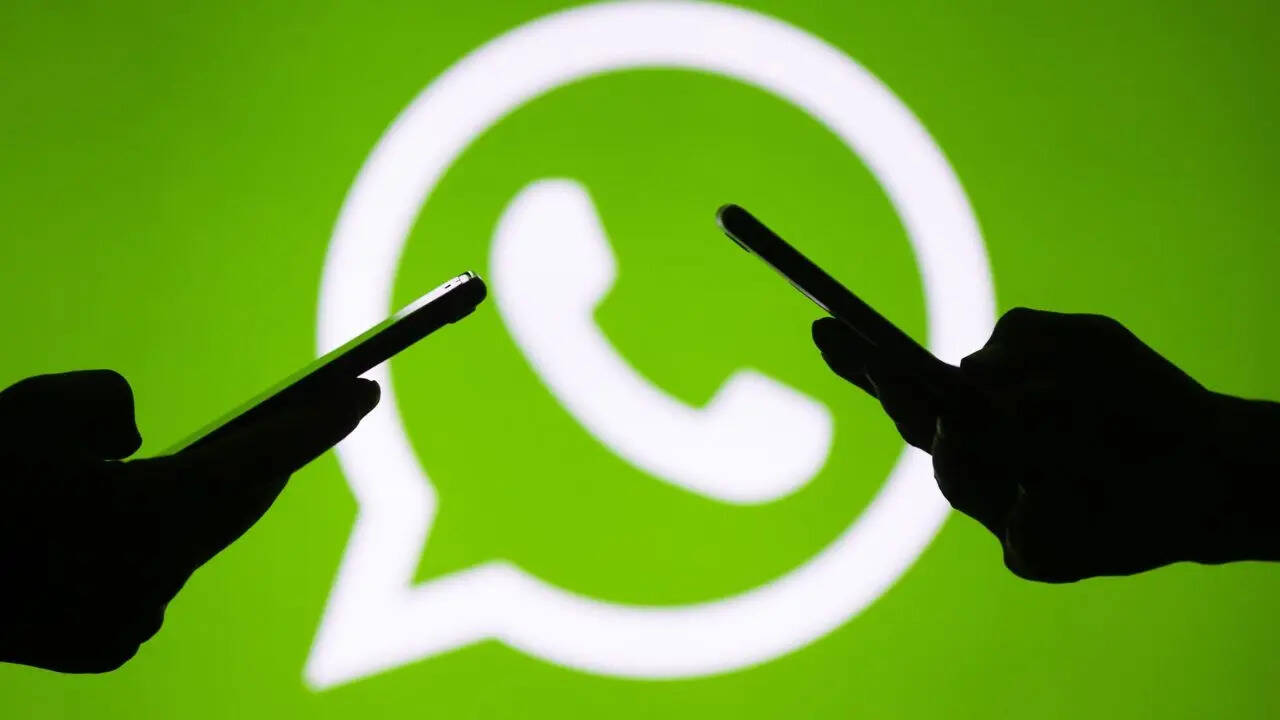 OpenAI ने एक तरीका दिया है जिसमें आपका WhatsApp नंबर आपके ChatGPT अकाउंट से लिंक किया जा सकता है। इससे आपकी पुरानी चैट्स पूरी तरह से सुरक्षित रहेंगी और जब WhatsApp पर ChatGPT का इंटीग्रेशन बंद हो जाएगा तब भी आप अपने ChatGPT अकाउंट में उन चैट्स की हिस्ट्री देख सकेंगे।