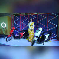 सिर्फ 65 हजार रुपये में लॉन्च हुआ यह इलेक्ट्रिक स्कूटर एक बार चार्ज होने पर 100 किलोमीटर चलेगा