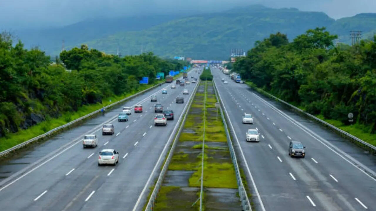 भारत के तीन सबसे लंबे हाईवे कौन-से हैं, जानें किन राज्यों को करते हैं ...
