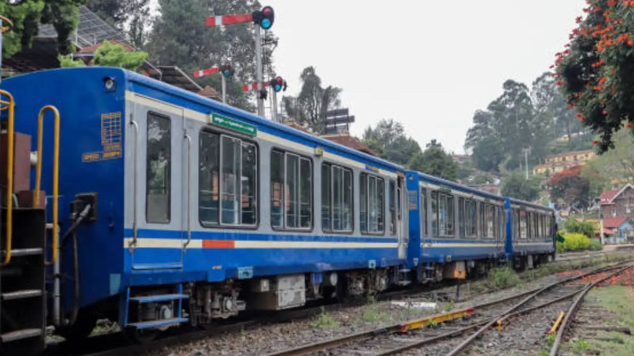 भारत की सबसे स्लो ट्रेन