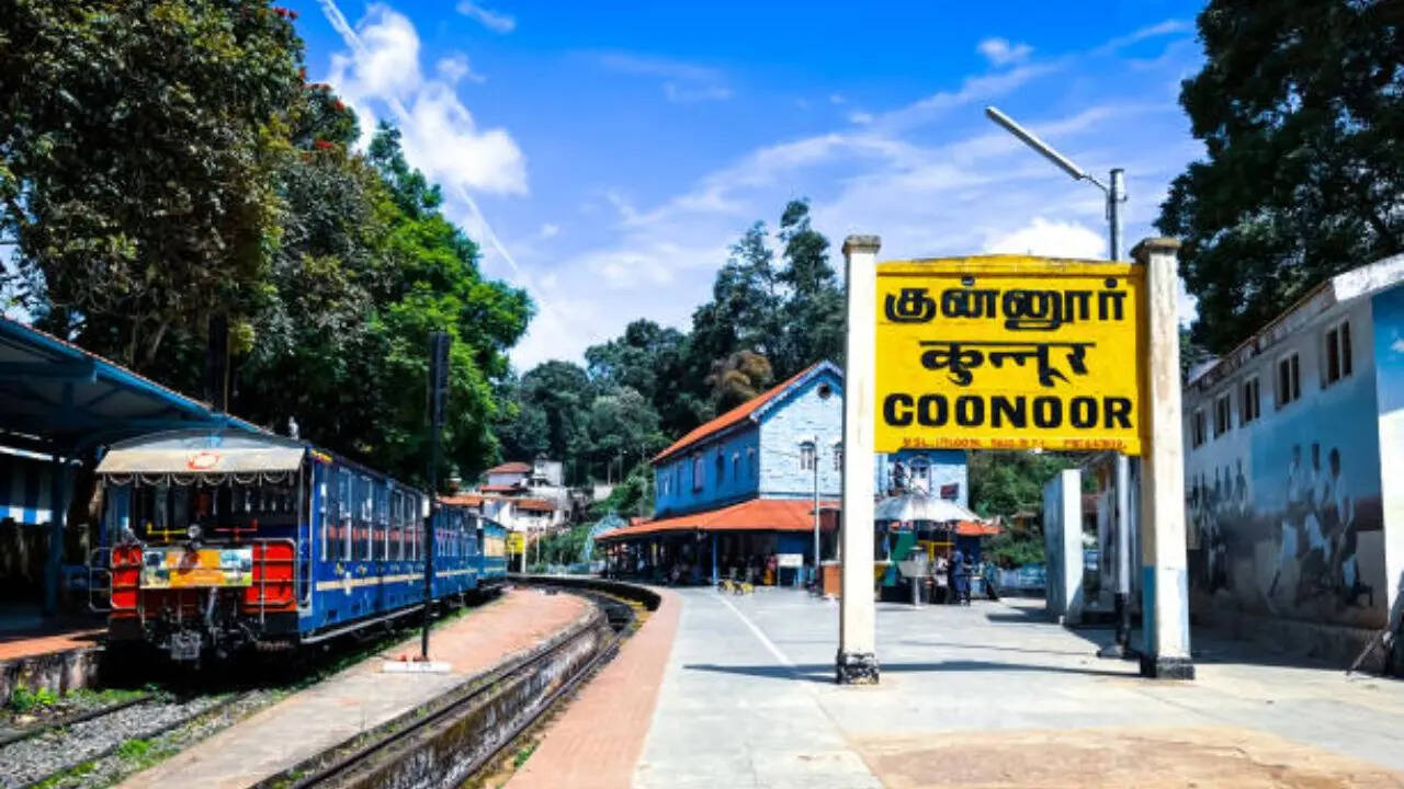 मेट्टुपालयमऊटी नीलगिरि पैसेंजर ट्रेन