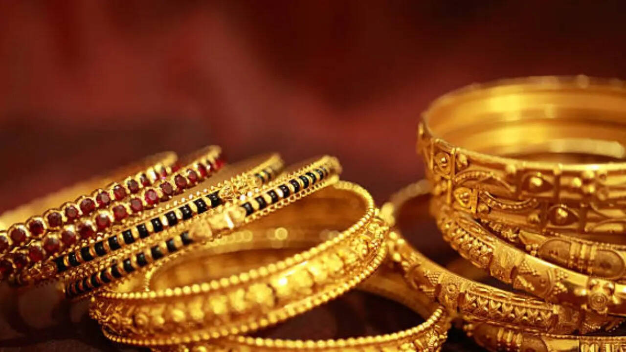 <strong>​डिजिटल गोल्ड में जोखिम क्या है?:</strong> केडिया कैपिटल सर्विसेज के फाउंडर और निदेशक, अजय केडिया ने कहा कि सेबी के इस अलर्ट के बड़े मायने हैं। सेबी ने साफ कर दिया है कि अगर कोई निवेशक डिजिटल गोल्ड में निवेश करता है और उसके साथ धोखाधड़ी हो जाती है तो सेबी के पास कार्रवाई करने का अधिकार नहीं होगा। 