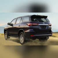 Toyota Fortuner नया इंटीरियर फीचर्स टेक्नोलॉजी और कई अपडेट्स के साथ आर रही ऑल-न्यू फॉर्च्यूनर जानें कब