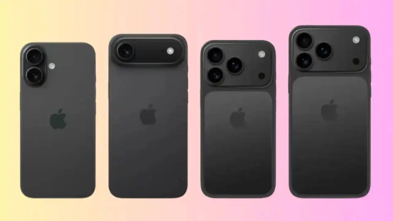 ​iPhone 17 (₹82,900)