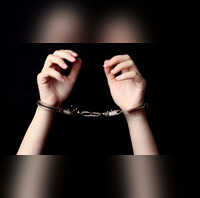 गाजीपुर में गौ तस्करी गैंग का पर्दफाश एनकाउंटर में पुलिस ने 6 आरोपी दबोचे