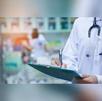 मेरठ में डॉक्टर का खौफनाक इलाज टांकों की जगह बच्चे के घाव को Fevikwik से चिपकाया रातभर दर्द से तड़पता रहा मासूम