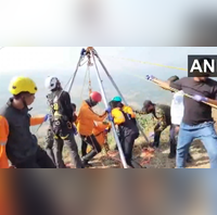 महाराष्ट्र  तम्हिनी घाट पर 400 फीट गहरी खाई में गिरी कार 6 लोगों की मौत