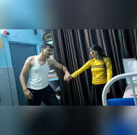 Shamli News ड्यूटी रूम में सगाई का जश्न डॉक्टर का डांस वीडियो वायरल जारी किया नोटिस