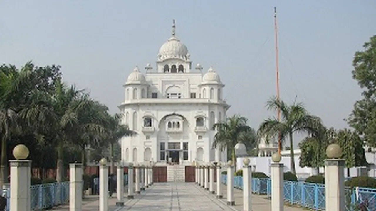 ​आनंदपुर पहुंचा सिर​