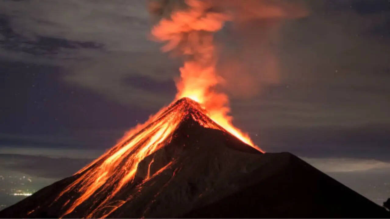 यमन और ओमान की ओर बढ़ रही राख (Ethiopia volcano ash)​