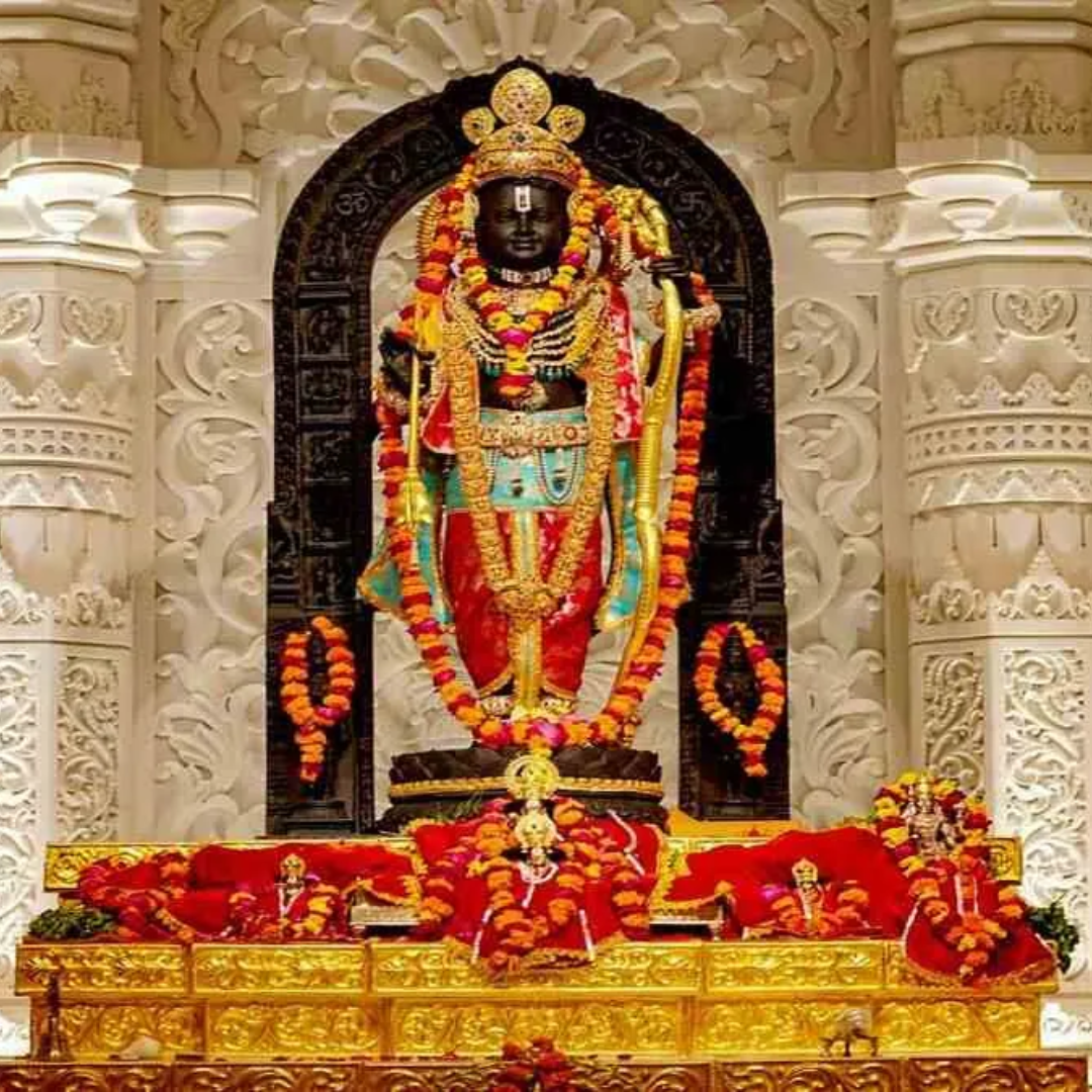 ​अयोध्या में आज ध्वज लहराए​