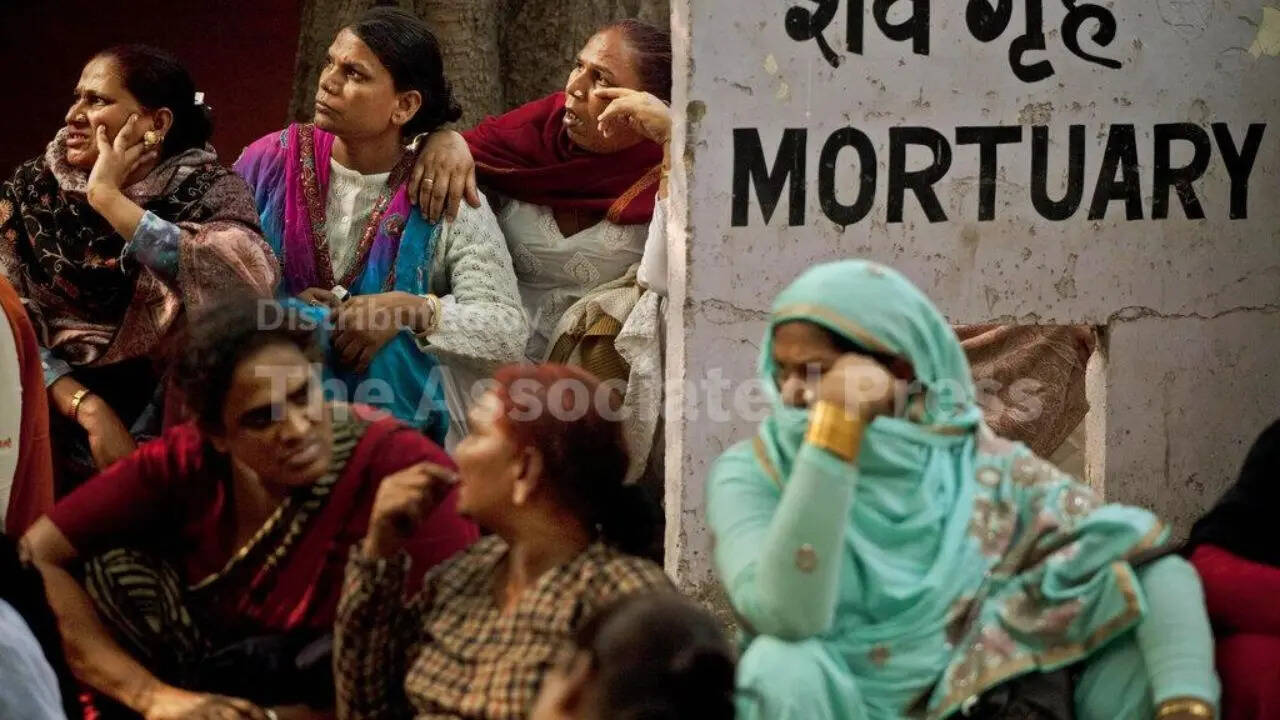 उन्होंने आगे कहा, 'हमें ऐसे कानूनों को लागू करने की जरूरत है जो यह पहचानें कि हिंसा महिलाओं और लड़कियों की जिंदगी में ऑनलाइन और ऑफलाइन दोनों तरह से कैसे दिखती है और अपराधियों को इसके जानलेवा होने से पहले ही जिम्मेदार ठहराएं।'