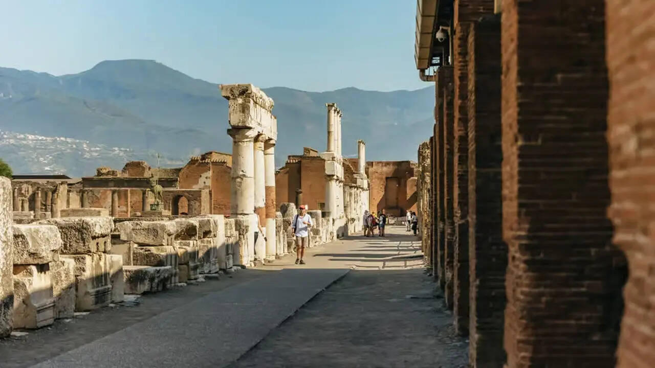 पोम्पई में कितने लोगों की जान गई