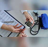 मुश्किल नहीं डायबिटीज से डील करना रोज की ये 5 आदतें कर सकती हैं ब्लड शुगर कंट्रोल