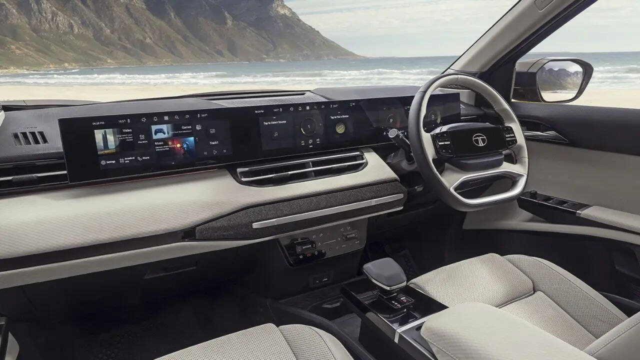 ​75 फीचर्स वाला Connected Car App​