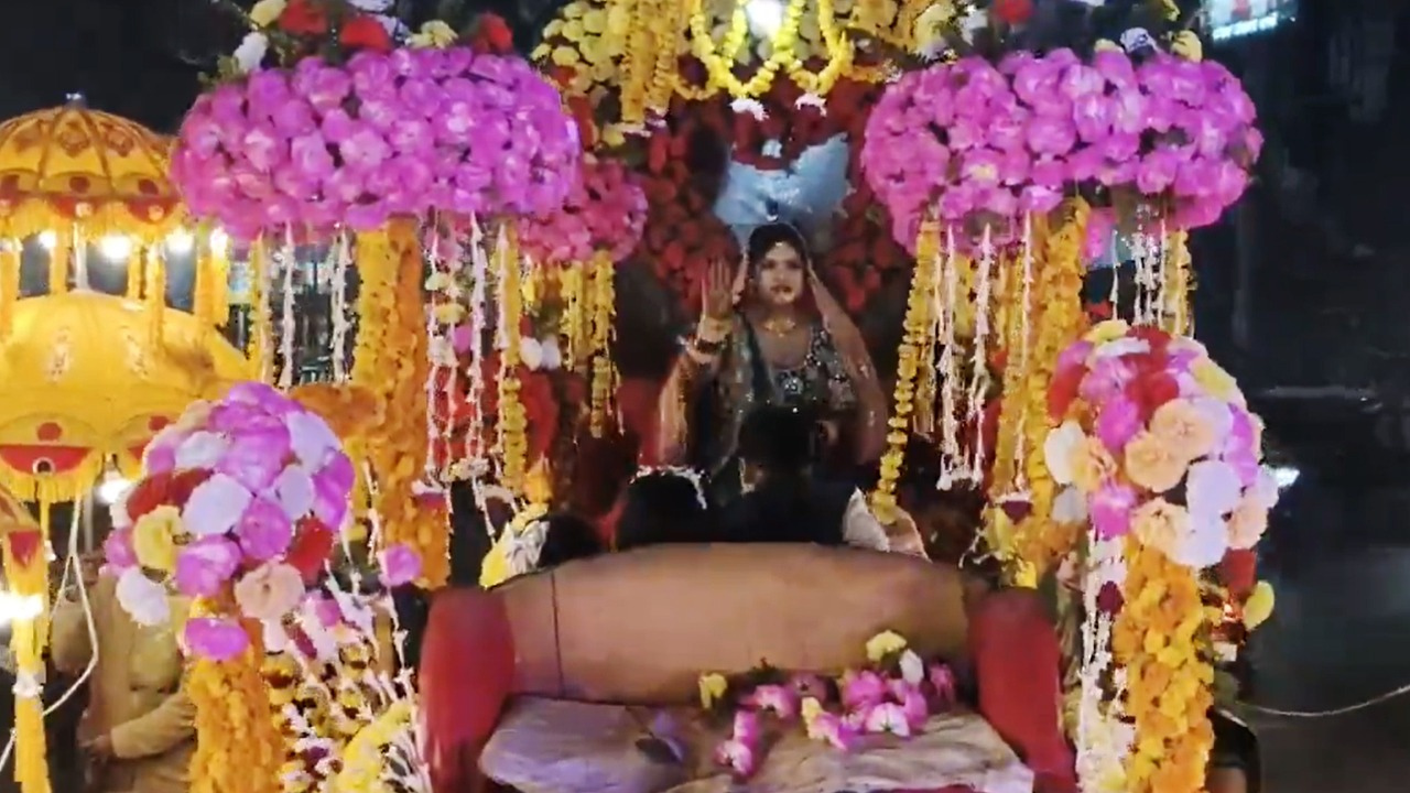  तनु बोलीं- यह पल जिंदगी भर याद रहेगा