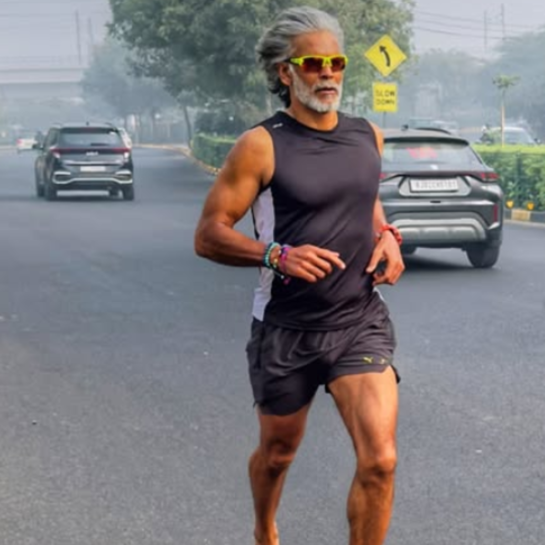 Milind Soman ने इस सिंपल ट्रिक से घटाया 6 किलो वजन, 60 की उम्र में ...