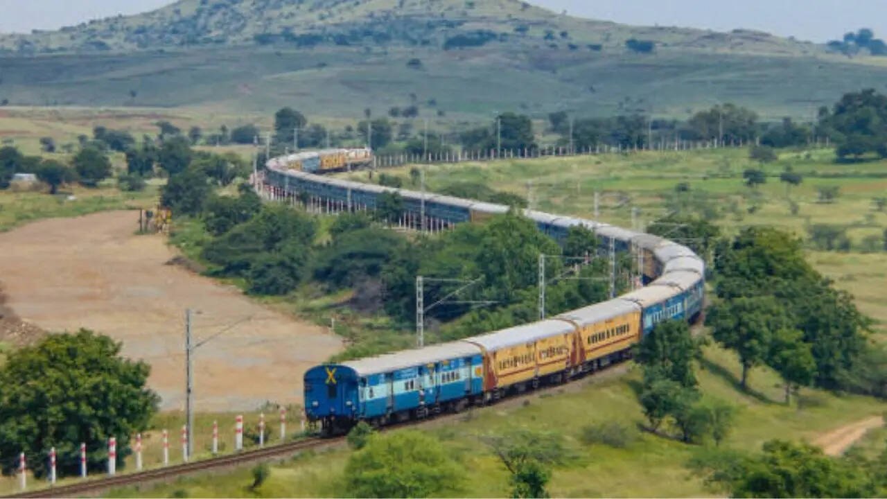 देश के 9 राज्यों से होकर गुजरती है ट्रेन