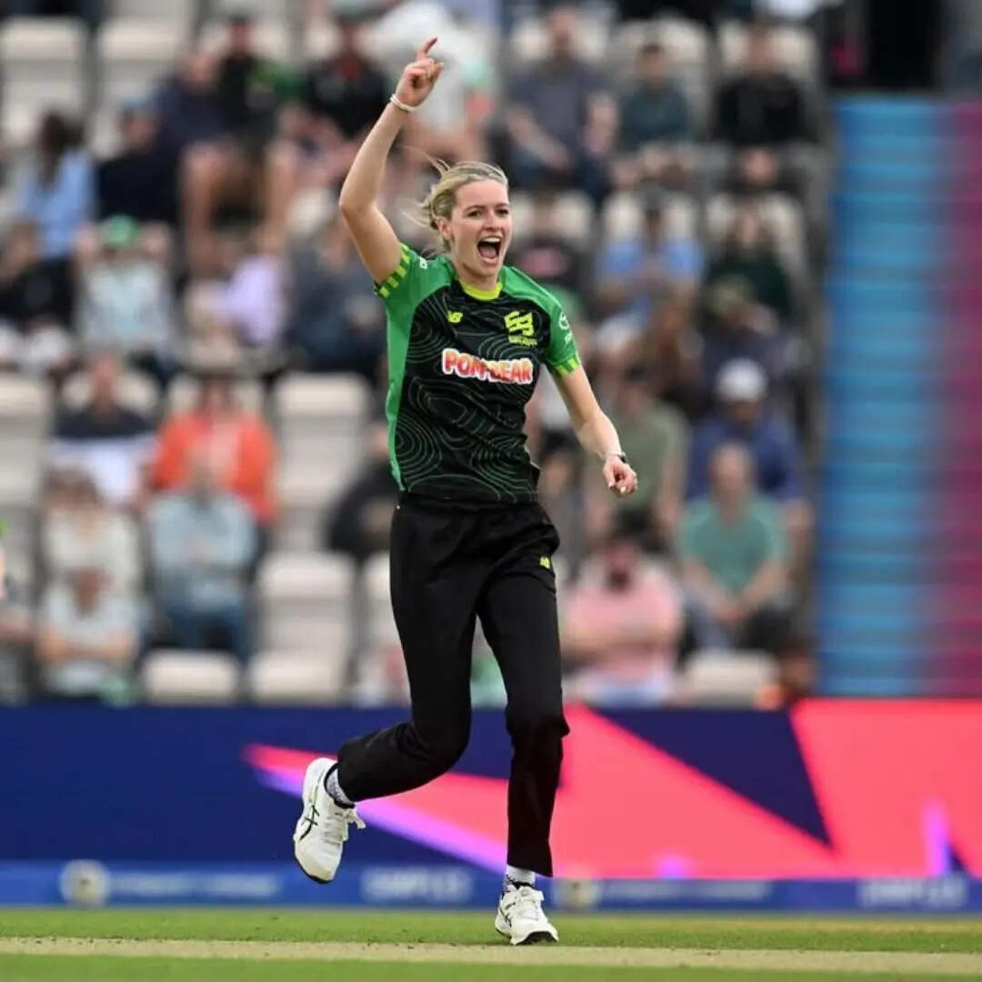 WPL main RCB ke liye Khelenge Sabse Khoobsurat Cricketer Lauren bell ...