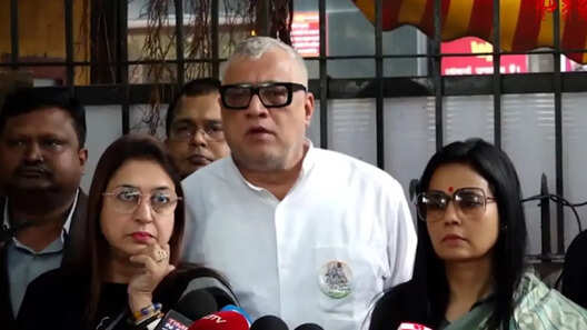 खून से सने हैं मुख्य चुनाव आयुक्त के हाथ ममता दीदी की पार्टी बोली- बंगाल में SIR के चलते 40 लोगों की हुई मौत