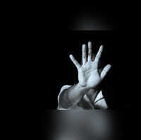 बंदूक दिखाकर महिला से बदसलूकी फार्मा कंपनी के 6 अधिकारियों के खिलाफ केस दर्ज जांच जारी