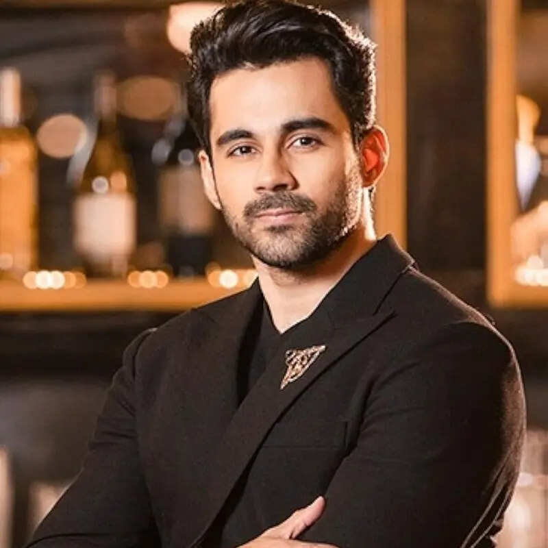 अभिषेक बजाज (Abhishek Bajaj)