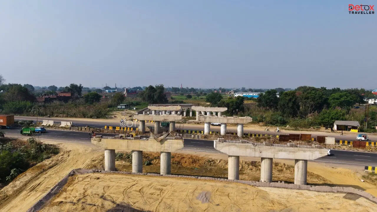 कानपुर-इटावा हाइवे क्रॉसिंग पर काम की रफ्तार