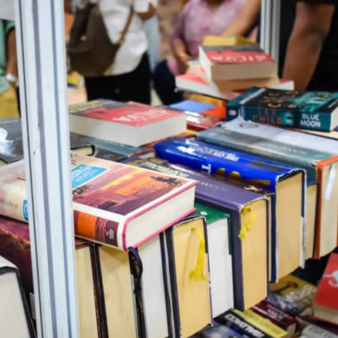 किताब जीवन का सबसे बड़ा गुरू