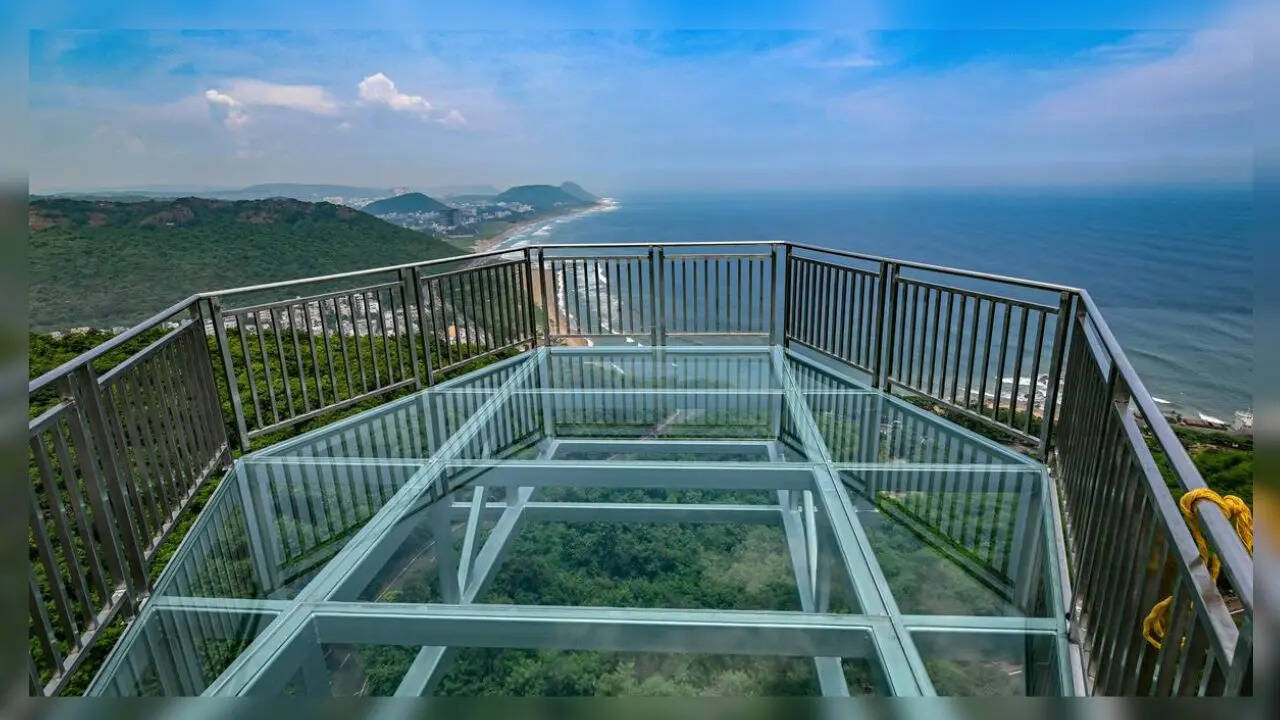 भारत का सबसे बड़ा ब्रिज - कैंटी-लीवर ग्लास 