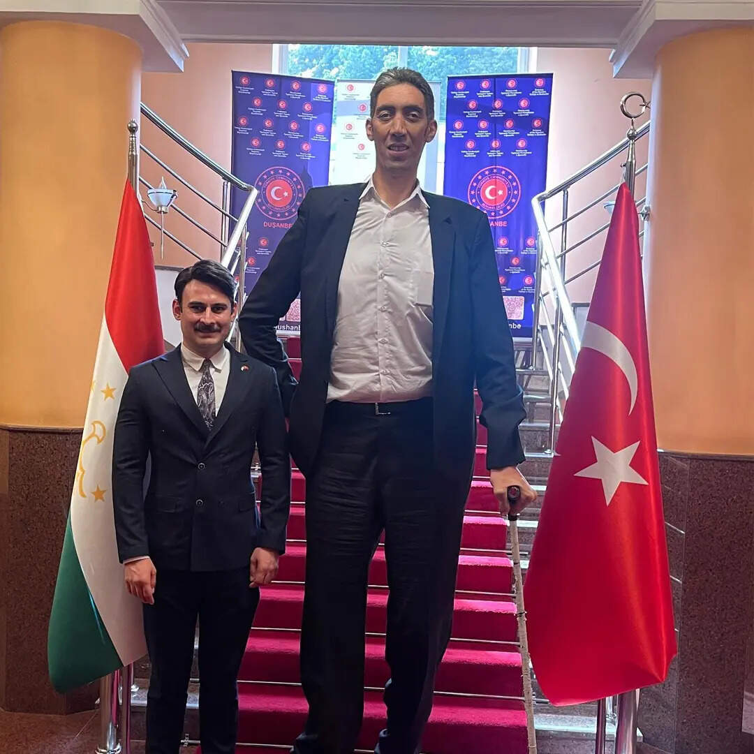 बाकी परिवार औसत हाइट वाला