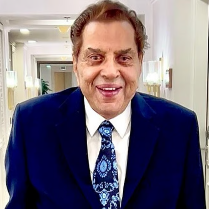 Dharmendra के जाने से दुखी है देश