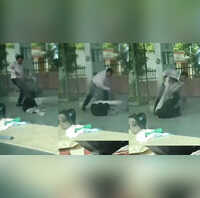 Ujjain News रेलवे स्टेशन पर दिव्यांग से मारपीट कॉन्स्टेबल को तुरंत प्रभाव से किया गया निलंबित