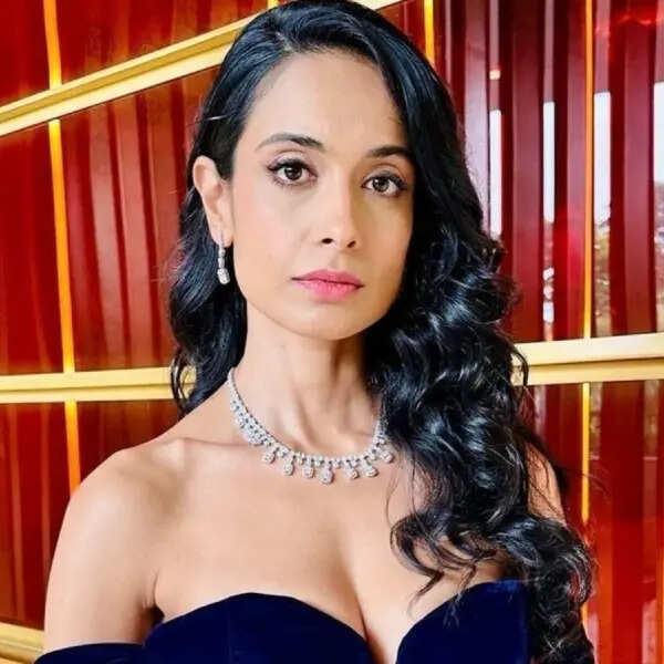 सारा जे डायस