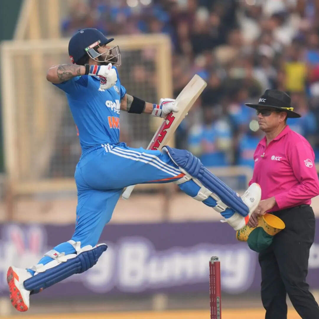 100 स्ट्राइकरेट से सबसे ज्यादा शतक