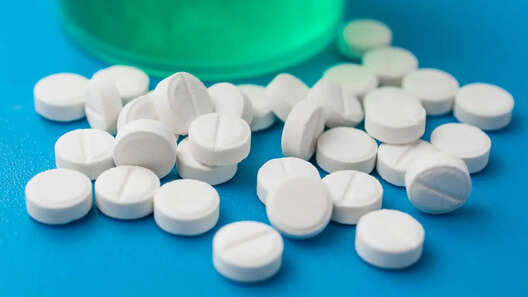 मुंबई में फर्जी कॉल सेंटर का भंडाफोड़ विदेशी नागरिकों को नकली दवाइयां बेचने वाले 8 गिरफ्तार