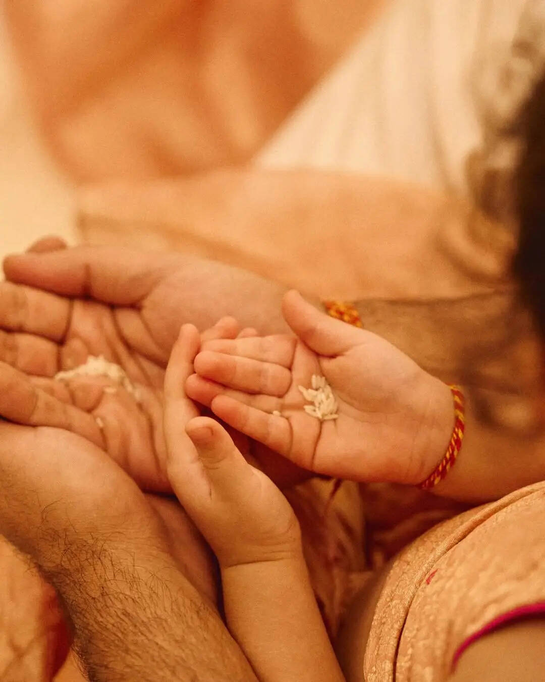 नन्ही राहा ने की पूजा 