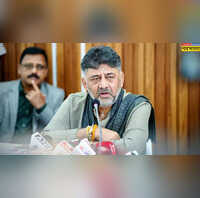 नेशनल हेराल्ड मामले में बड़ी कार्रवाई डीके शिवकुमार को EOW का नोटिस 19 दिसंबर तक मांगे सभी दस्तावेज