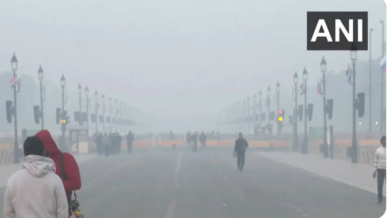 ​दिल्ली में कितना AQI है?​