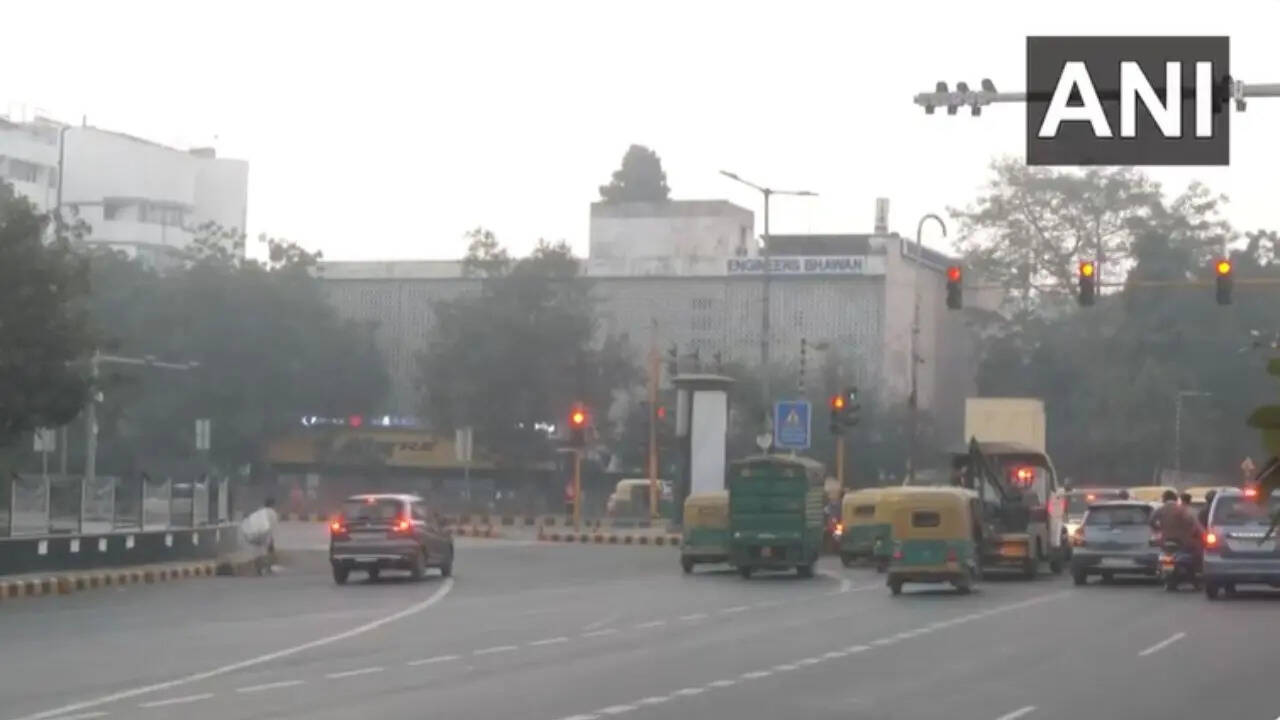 ​दिल्ली में AQI में उतार-चढ़ाव जारी​