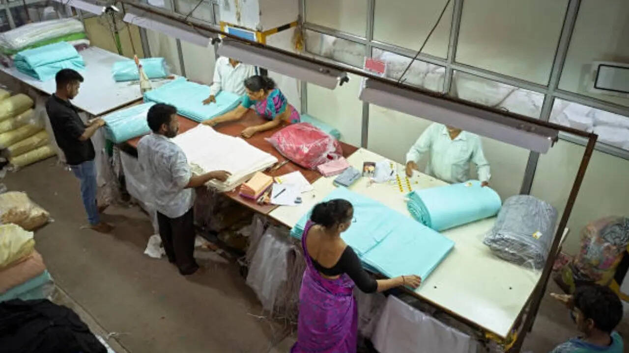 भारतीय मजदूरों को पहली बार मिला हफ्ते का आराम- Sunday as weekly holiday reason