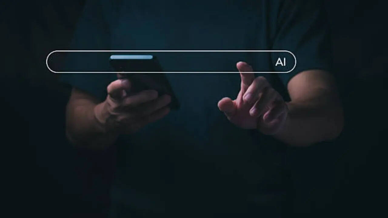 strongहथियार बनाने संबंधी जानकारी सर्च करनाstrong अगर आप गूगल पर बम या किसी भी तरह के हथियार बनाने की जानकारी सर्च करते हैं तो यह आपके लिए बड़ी मुसीबत बन सकता है। ऐसी खोजें आपको सुरक्षा एजेंसियों की निगरानी में ला सकती हैं और आपकी ऑनलाइन गतिविधियों पर नजर रखी जा सकती है। बम या हथियार बनाने से जुड़ी जानकारी खोजना कानून के अनुसार गलत माना जाता है।