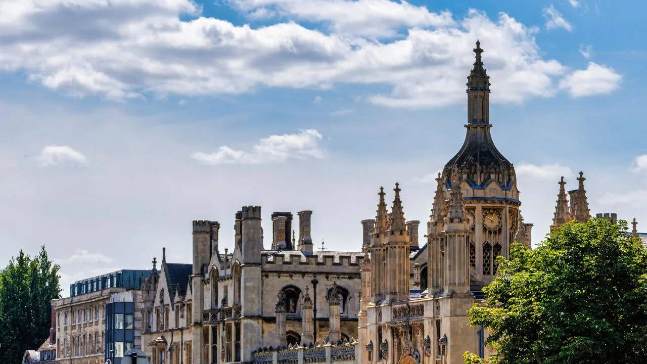 ट्यूशन फीस