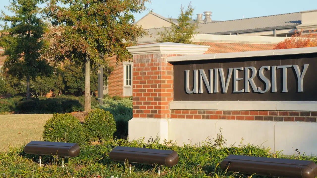 यूएस में टॉप रेटेड यूनिवर्सिटी