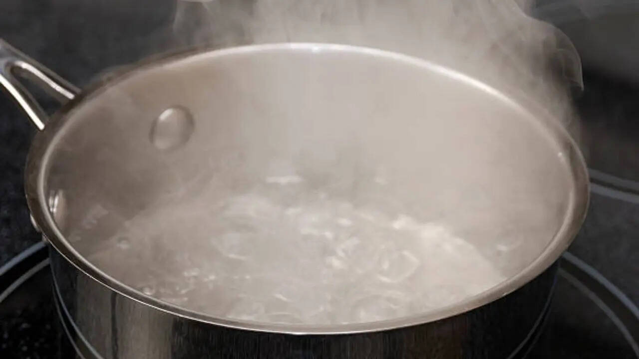 ​दूध का तापमान 100°C के बाद भी बदलाव नहीं रोकता