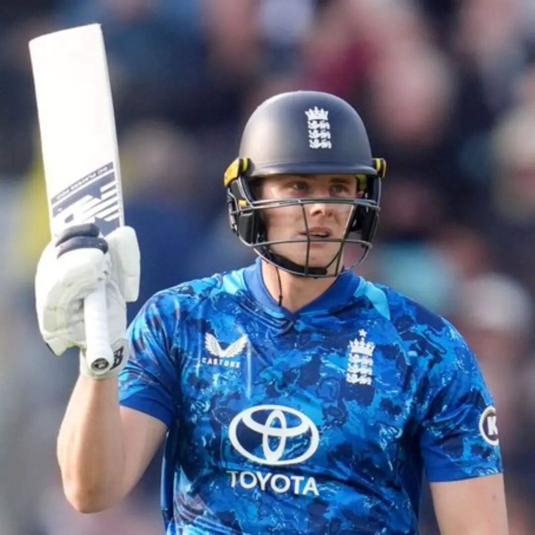 इंग्लैंड से सबसे ज्यादा खिलाड़ी (21)