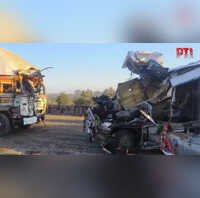 Sagar Accident बम निरोधक दस्ते के वाहन और ट्रक की जोरदात भिड़ंत चार जवानों की मौत